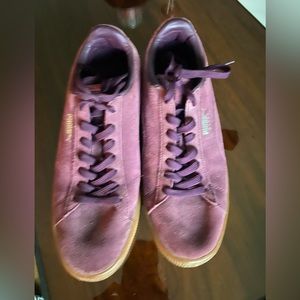 Purple pumas